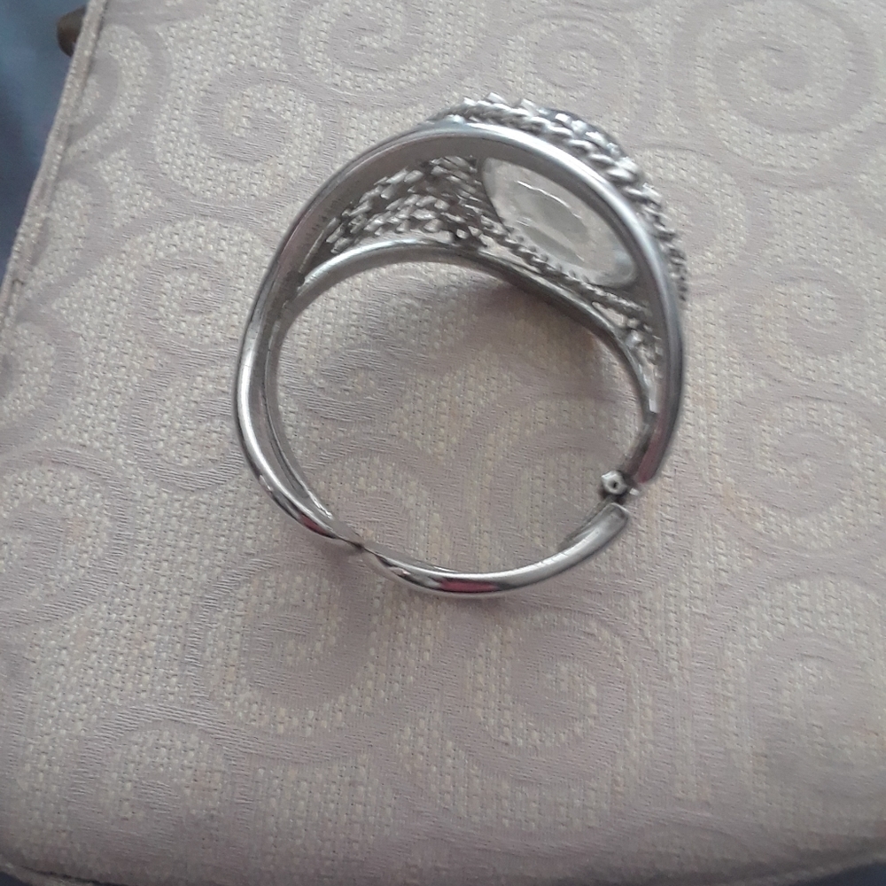 Cameo purse/make-up bag and bracelet - Picture 12 of 16